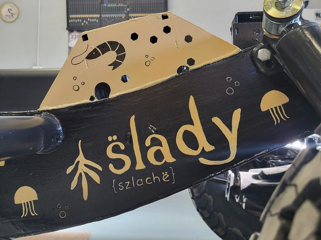 Rama Land Rover dla "Ślady Szlachë"